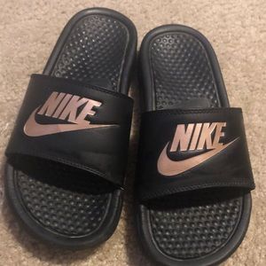 Nike slides size 7